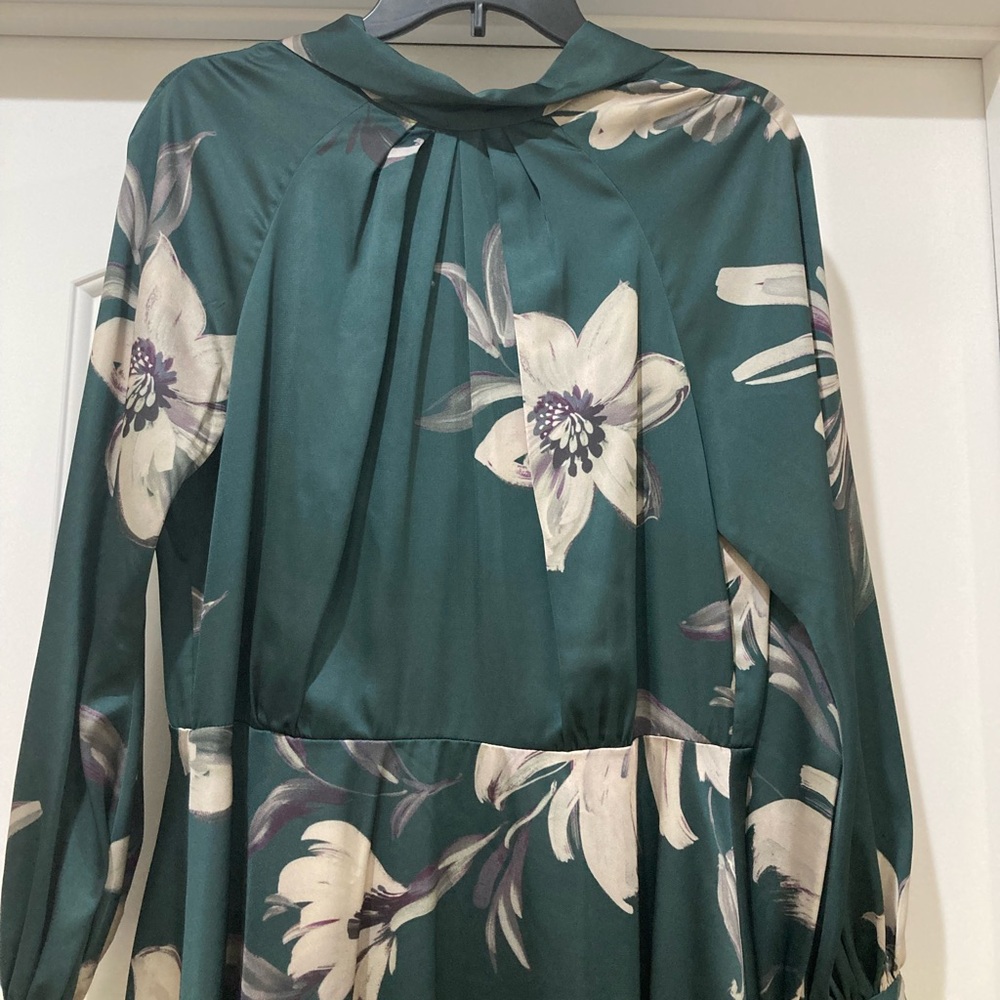 Teri Jon BY Rickie Freeman Chic Floral Midi Dress with Tie Neck - Picture 10 of 10